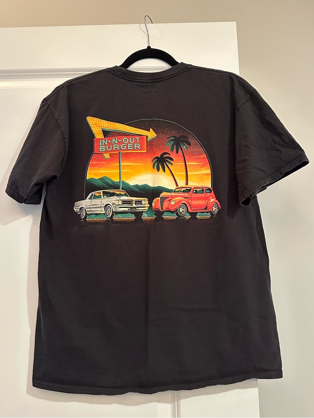 In-N-Out Burger Utah Retro Sunset Graphic Tee - Black Size Large